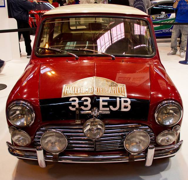 【全品送料無料】 BMC MINI SERVICE NEWS みにくい ミニクーパーCOMPETITIONS 自動車